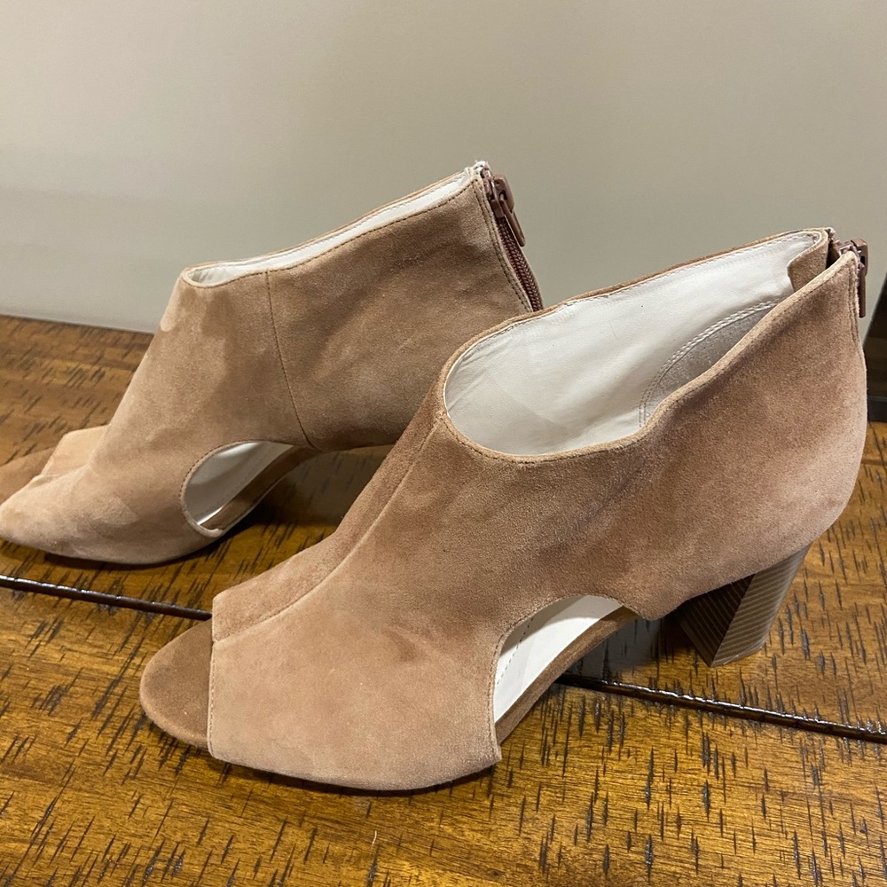 Alfani Myhelles Womens Tan Suede Shoe